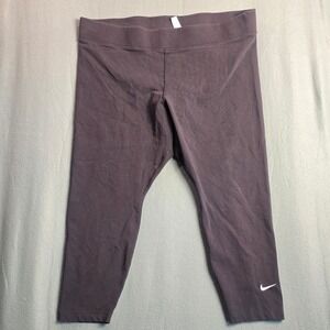 Nike Womens Sportswear Essential Capri Leggings Black 2X Plus Size CZ8532-010